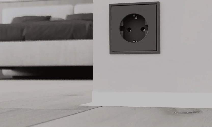 Микро плинтус Лайн Ликорн C-05.25.4 L-образный белый на otdelka1.ru